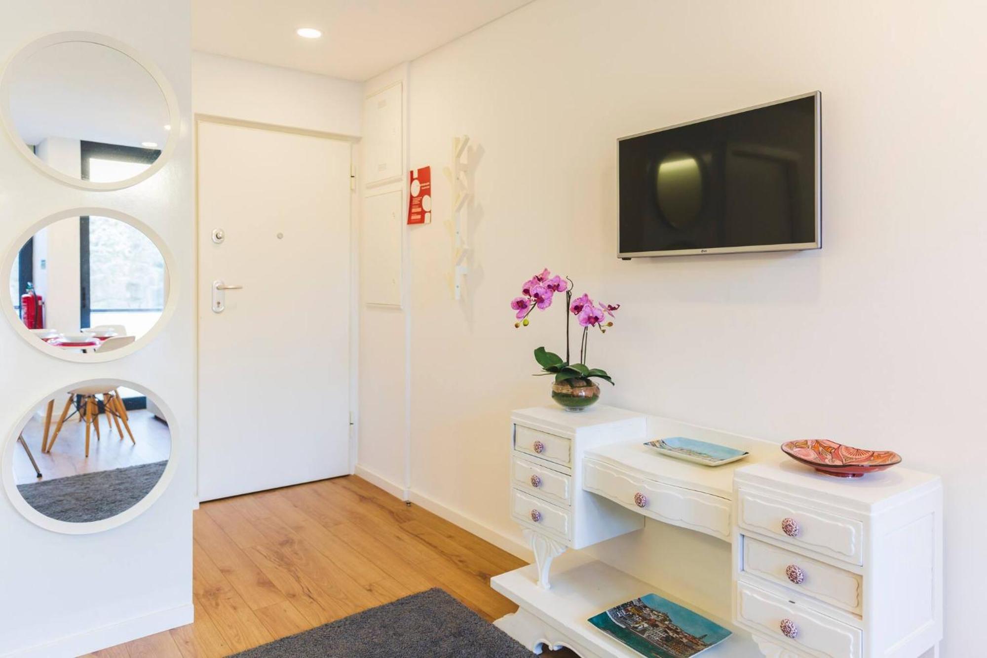 Aposentus - Your Home At Pinheiro'S Studio OOporto Exteriör bild